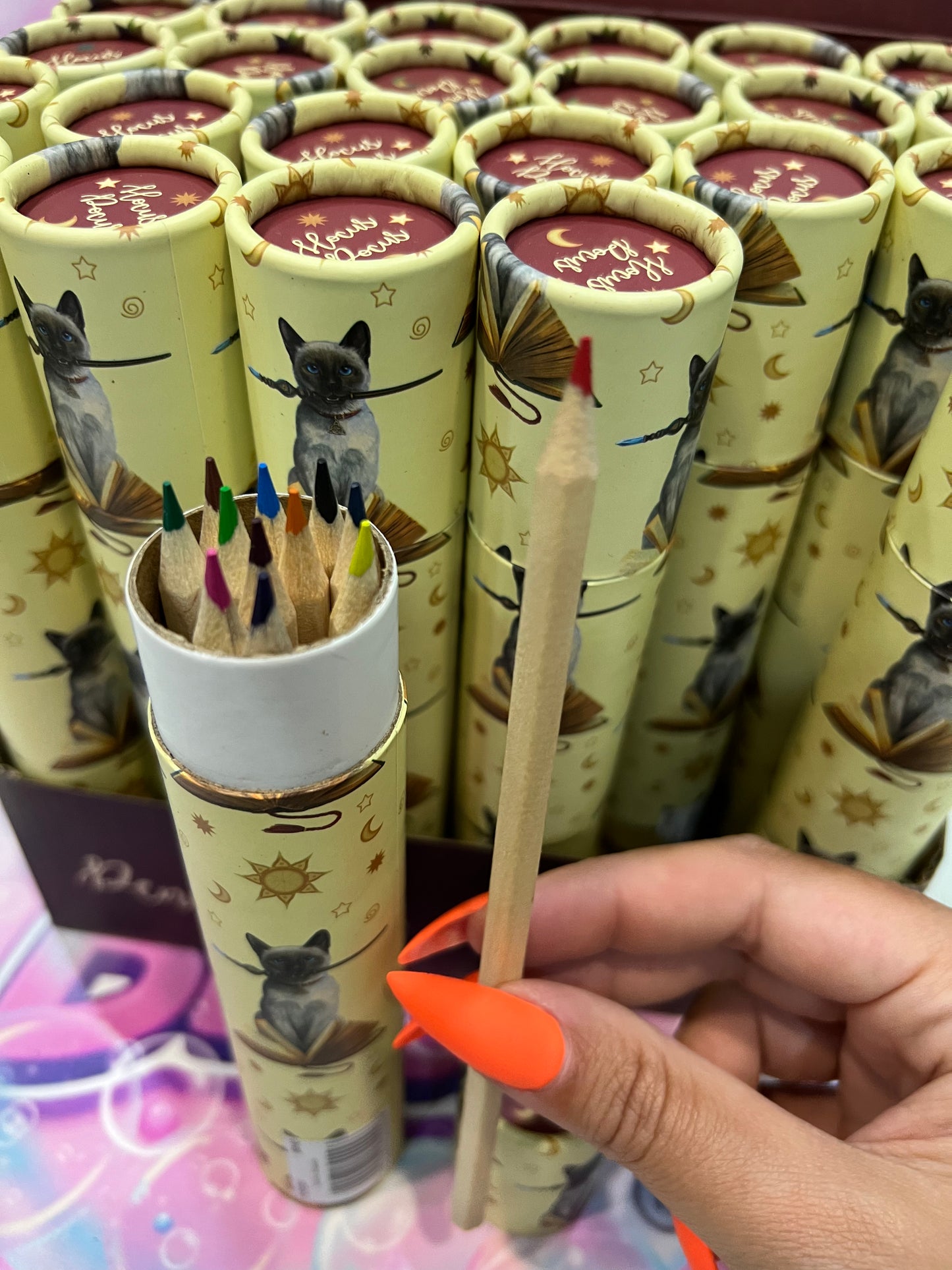 Lisa Parker Gato Hocus Pocus - Tubo grande com 12 lápis de cor