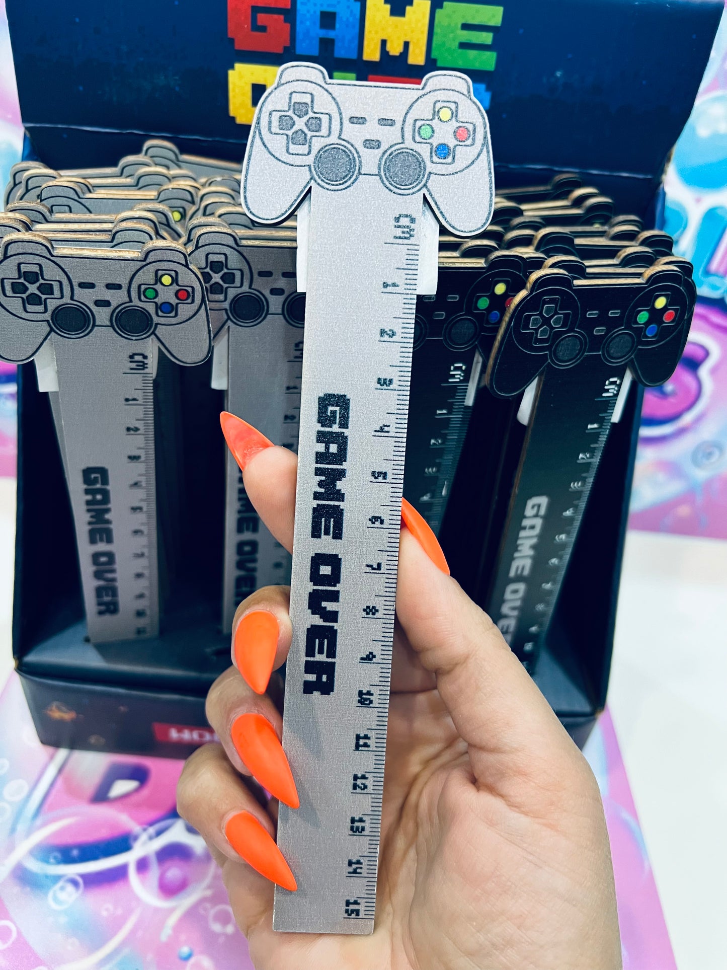 Régua de madeira moldada forma Game Over(15cm)