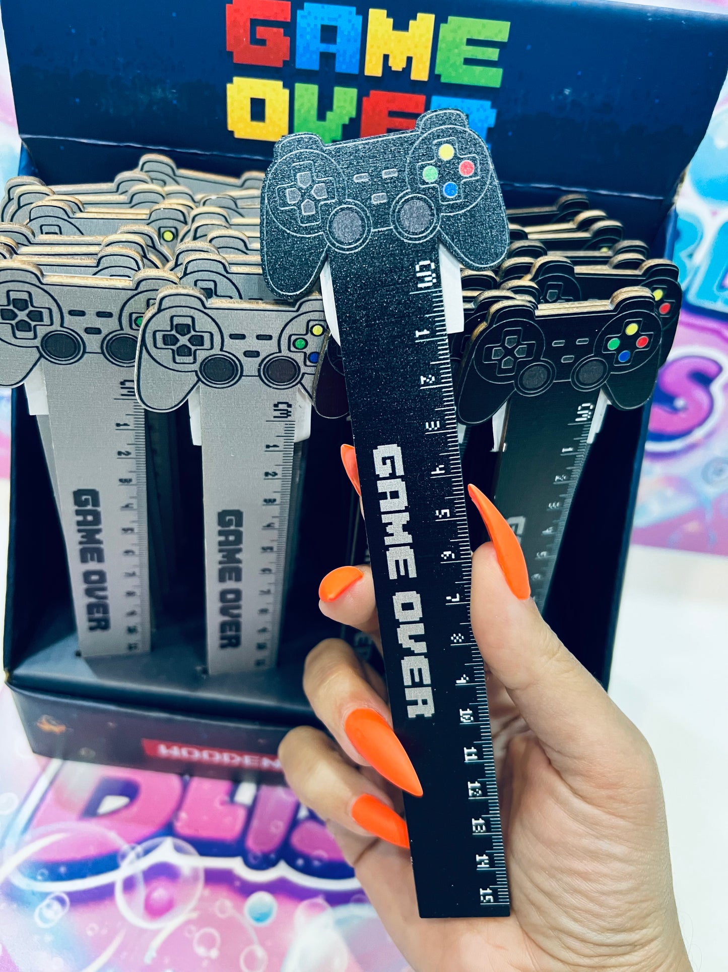 Régua de madeira moldada forma Game Over(15cm)