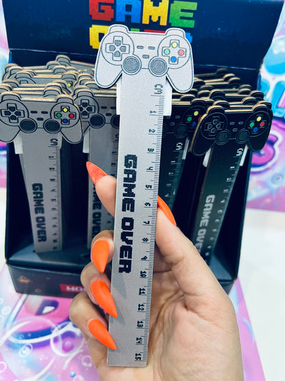 Régua de madeira moldada forma Game Over(15cm)