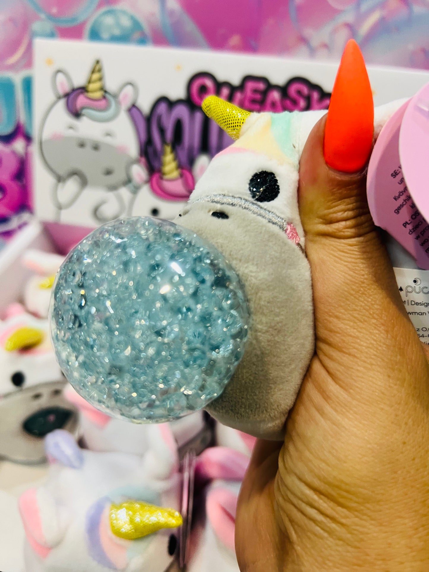 Brinquedo de pelúcia espremível Queasy Squeezies Adoracorns Unicornio